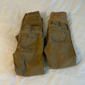 Lot of khaki joggers 5T